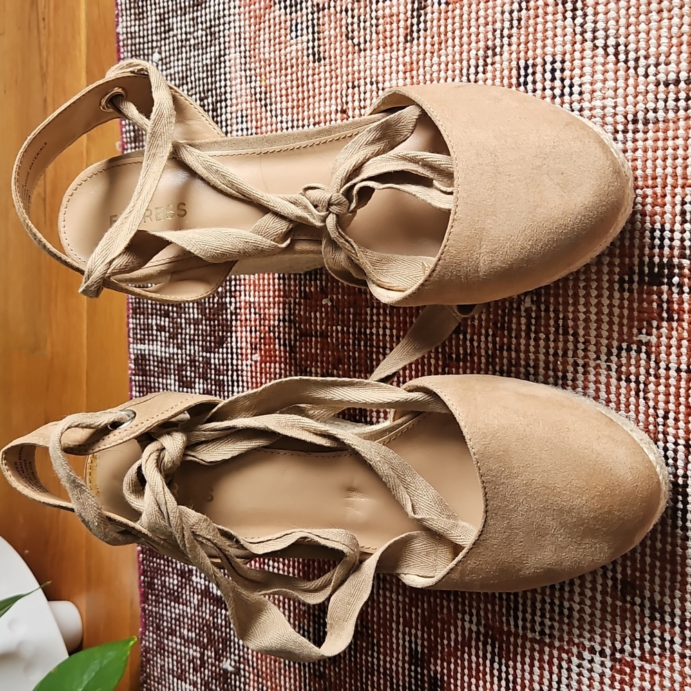Express Sandals
